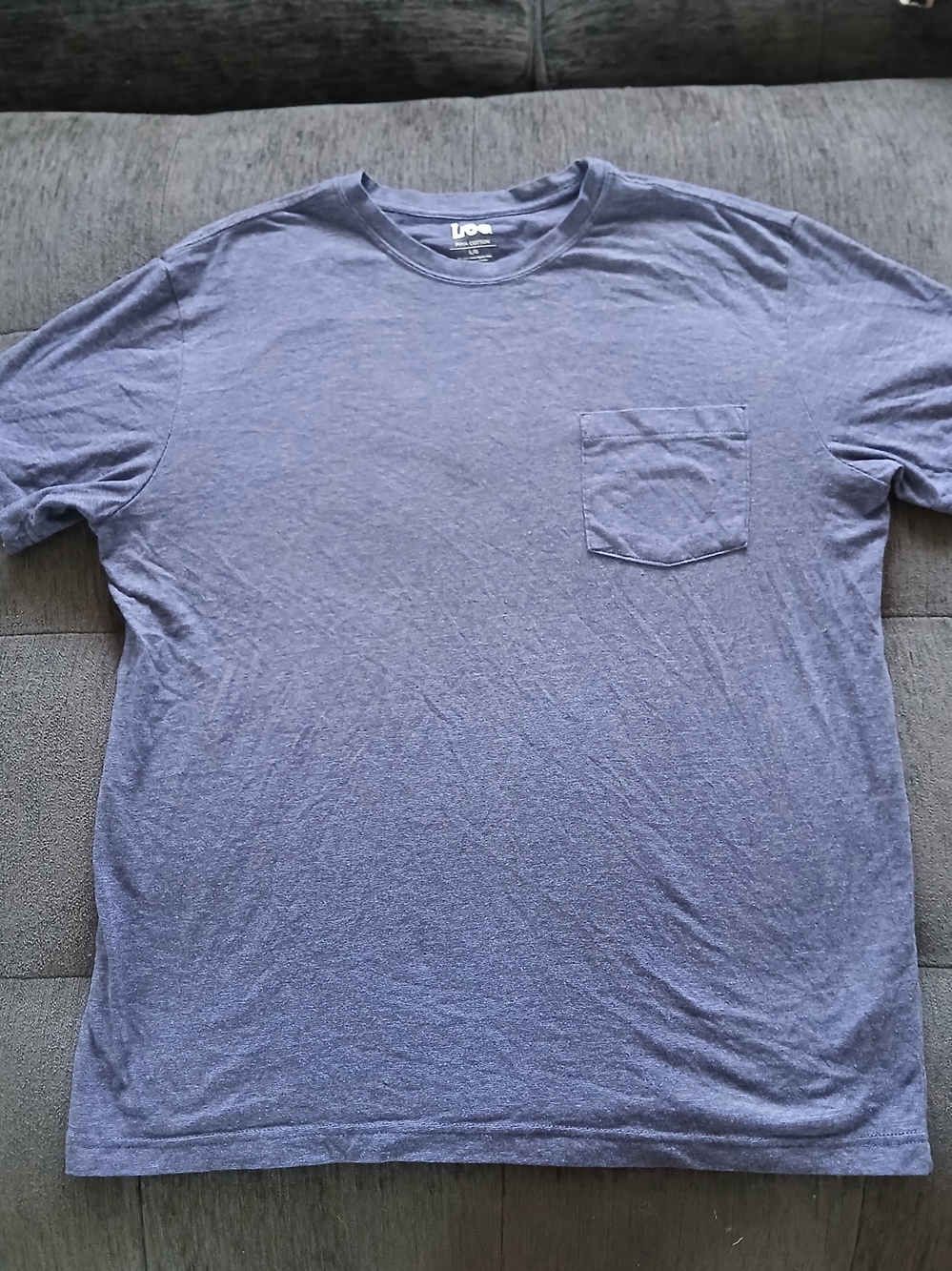 Lee Menβs Heathered Blue Short Sleeve Pocket Tee